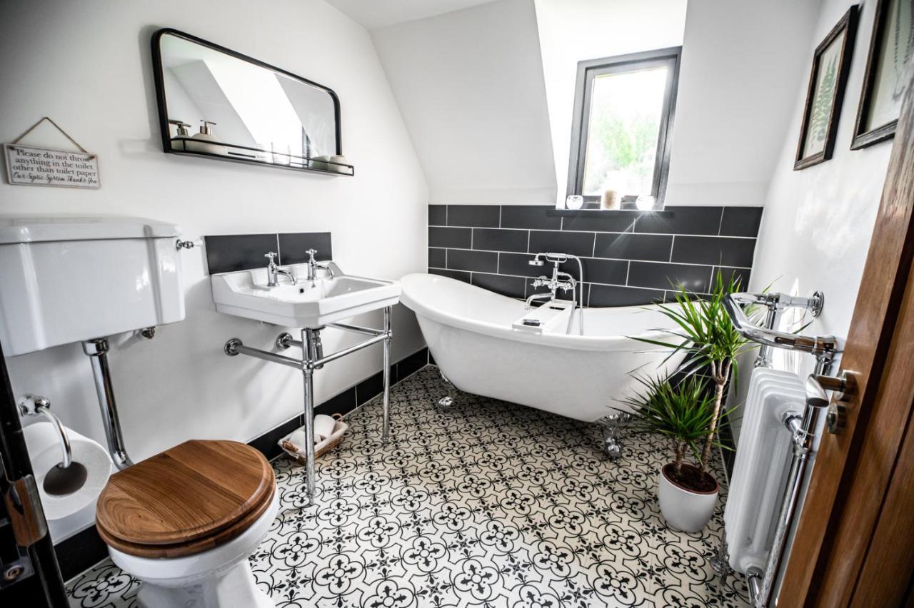 Bed and Breakfast White Rose Tower Invergordon Esterno foto